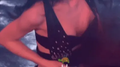 잇지 채령 2월13일 콘서트 중 끈풀려 브라 노출 직캠 모음 [레드존 한국야동,최신야동,무료야동]